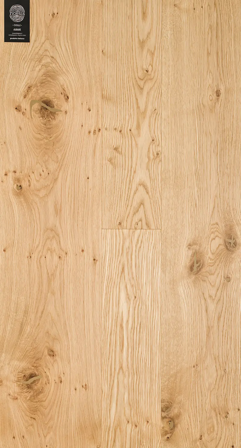 Muestra de tablas de roble claro de tono natural con nudos pequeños y veta marcada