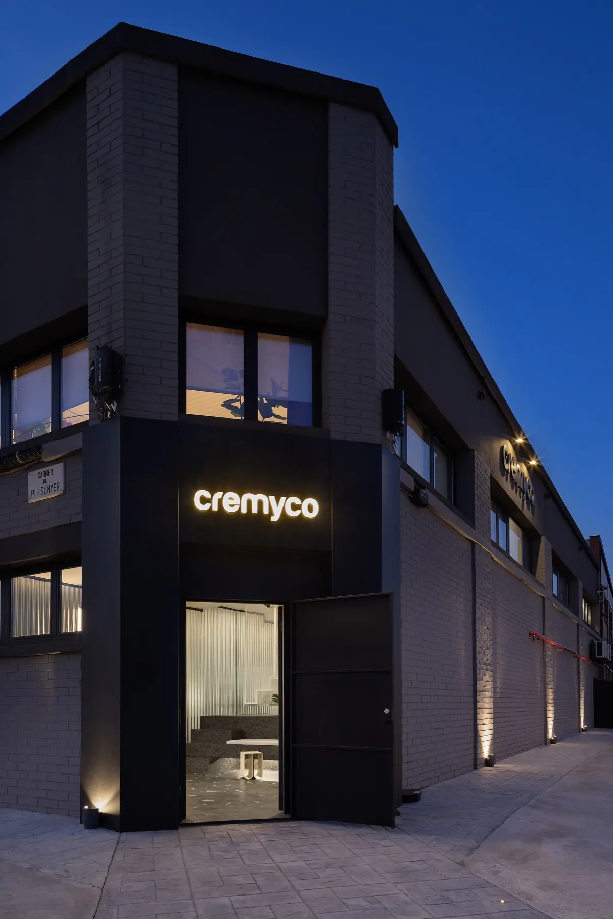 Cremyco Offices, Miriam Barrio Studio: photo 1 of 15
